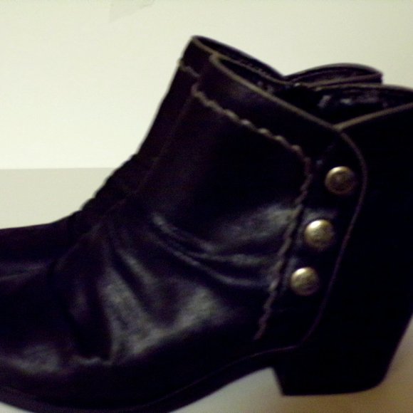 Baretraps Womens Bethany Black Ankle Booties Shoe - Picture 3 of 9